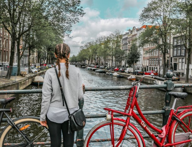 Kurzurlaub Amsterdam (Stadt), Amsterdam & Umgebung, Niederlande, Einfach entlang der Grachten spazieren gehen und den eigenen Gedanken 