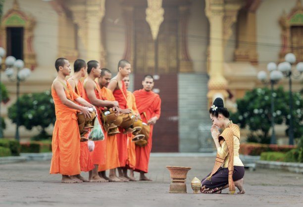 Kurztrip Bangkok (Stadt), Bangkok und Umgebung, Thailand, Die buddhistischen Mönche sind für die Bewahrung und Vermittlung der