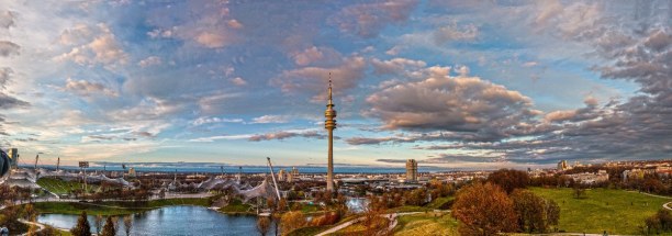 Kurzurlaub München (Stadt), Bayern, Deutschland, Im Olympiapark von 1972 finden heute zahlreiche kulturelle, religiöse