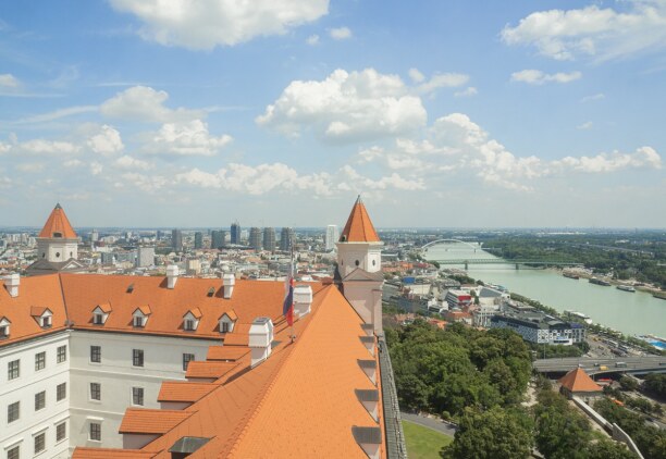Kurzurlaub Bratislava (Stadt), Bratislava & Umgebung, Slowakei, Von einem der Türme der Burg Bratislava gibt es einen wunderschönen 