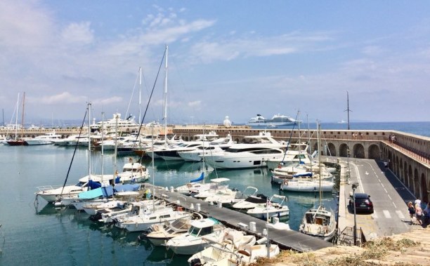 Langzeiturlaub Nizza (Stadt), Côte d'Azur, Frankreich, In Antibes findet ihr den größten Yachthafen von ganz Europa! Dieses