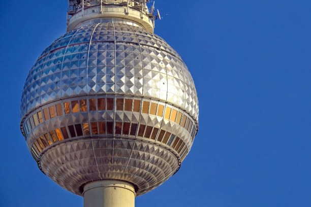 Kurzurlaub Berlin, Deutschland, Der Berliner Fernsehturm ist mit 368 Metern das höchste Bauwerk in De