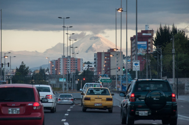 Kurzurlaub Quito (Stadt), Ecuador, Ecuador, Die Erde unter Quito ist hoch aktiv. Immer wieder suchen die Stadt sch