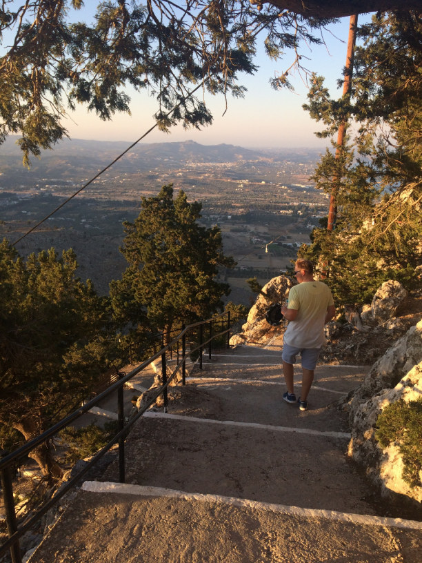 10 Tage Rhodos, Griechenland, Oben auf dem Tsampika Berg. Über 290 Stufen bis zur Spitze und gleich