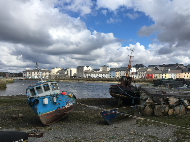 10 Tage Irland, Irland, Die kleine Küstenstadt Galway ist einer der touristischen Hotspots Ir