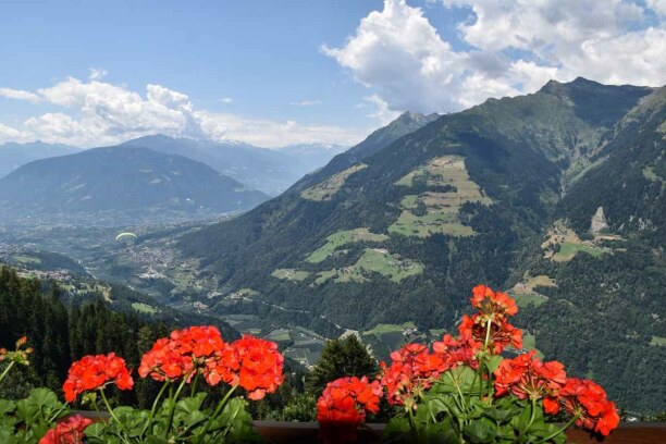Kurzurlaub Trentino-Südtirol, Italien, Der traumhafte Ausblick von der Mittelstation des Hirzer ins Meraner B