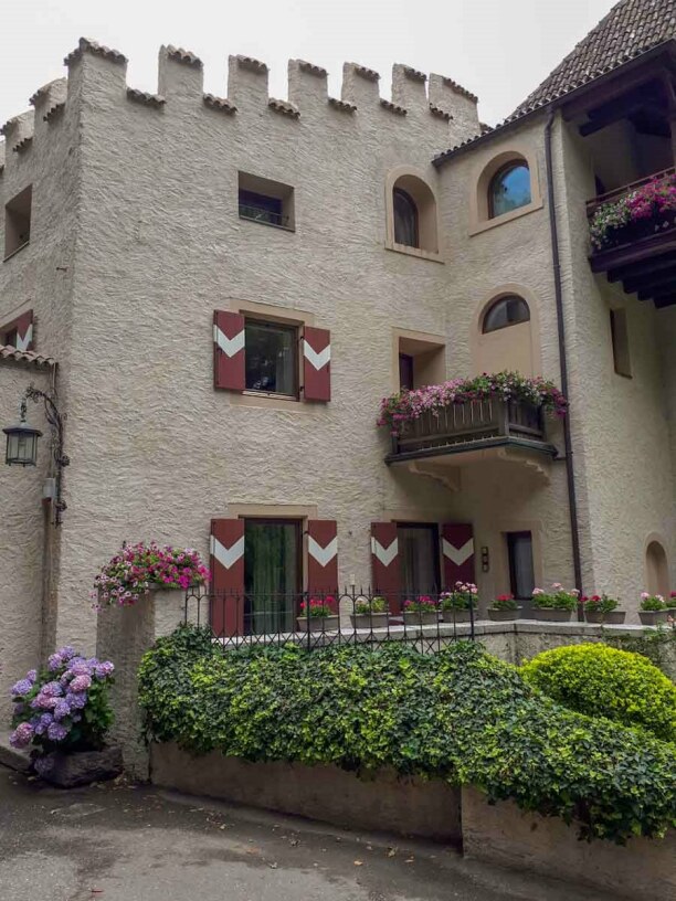 Kurzurlaub Trentino-Südtirol, Italien, Wir unterbrechen unsere Radtour für eine Weinverkostung auf Schloss P