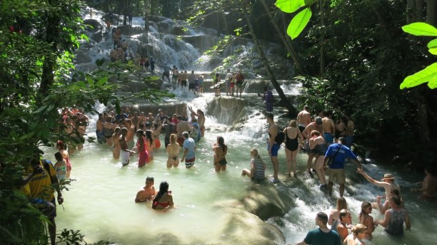 10 Tage Jamaika, Jamaika, Die Dunn´s River Falls sind Wasserfälle in Ochos Rios und ein belieb