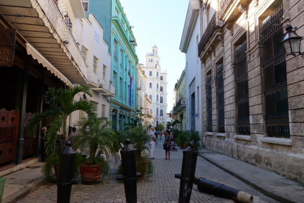 Zwei Wochen Kuba, Kuba, Der Stadtteil La Habana Vieja ist UNESCO Weltkulturerben und entsprech