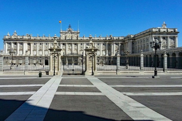 Kurztrip Madrid (Stadt), Madrid und Umgebung, Spanien, Der Palacio Real gehört zu den größten seiner Art. 
Es ist die Resi