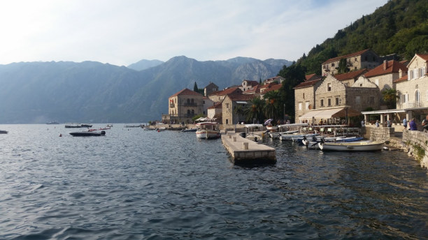 Kurzurlaub Montenegro, Montenegro, Auf dem Weg nach Kotor machen wir Rast in Perast, einer kleinen Stadt 