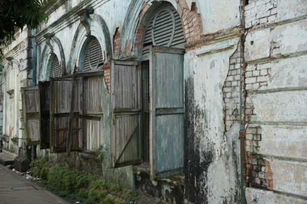 Langzeiturlaub Myanmar, Myanmar, Koloniale Bauten von Yangon erinnern an die Zeit als die Briten hier w