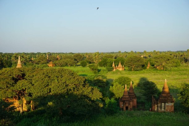 Langzeiturlaub Myanmar, Myanmar, Sonnenuntergang im Pagodenfeld von Bagan