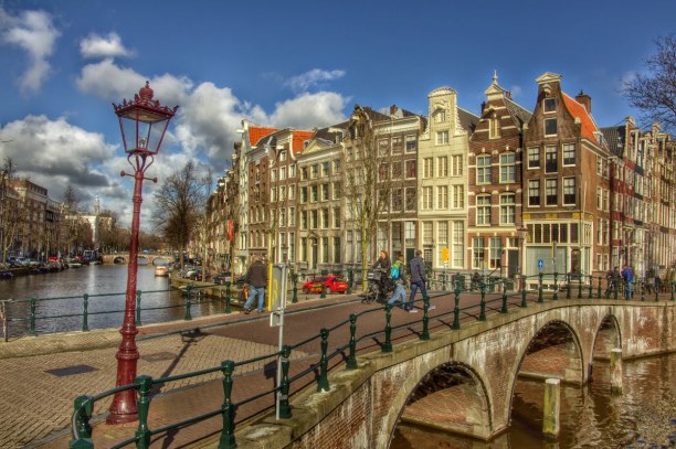 Kurztrip Amsterdam & Umgebung, Niederlande, 1.281- das ist die Anzahl der Brücken, die es in Amsterdam gibt. Die 