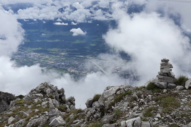 Kurzurlaub Innsbruck (Stadt), Nordtirol, Österreich, Von der Seegrube aus geht es weiter mit der Gondel hinauf aufs Hafelek