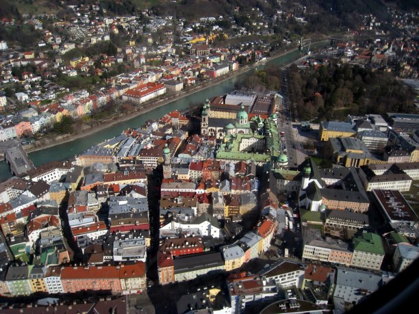 10 Tage Tirol, Österreich, Innsbruck ist die Hauptstadt Tirols und verdankt ihren Namen der Brüc