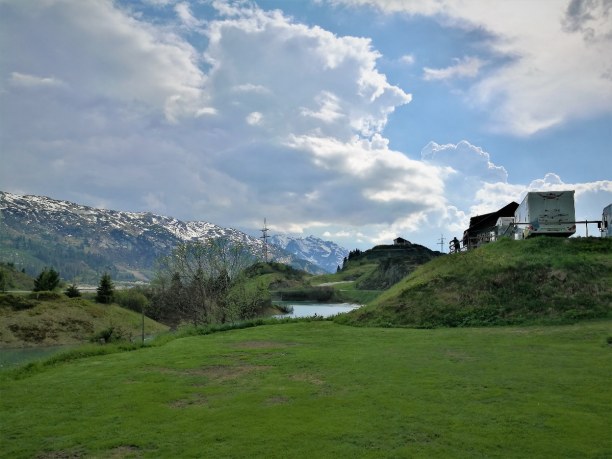 Kurztrip Tirol, Österreich, So idyllisch liegt der Campingplatz am Zeinisee. Als höchst gelegener