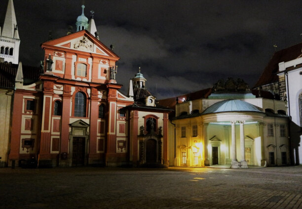 Kurztrip Prag (Stadt), Prag und Umgebung, Tschechische Republik, Das Burgviertel Hradschin ist besonders am Abend zu empfehlen, denn ab