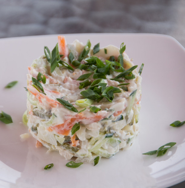 Langzeiturlaub Sibirien, Russische Föderation, "Typisch russische" Speise: Salat Olivier.