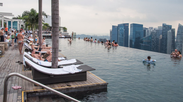 Kurztrip Singapur (Stadt), Singapur, Singapur, Vom Infinity Pool und der Aussichtsterrasse hat man einen tollen Blick