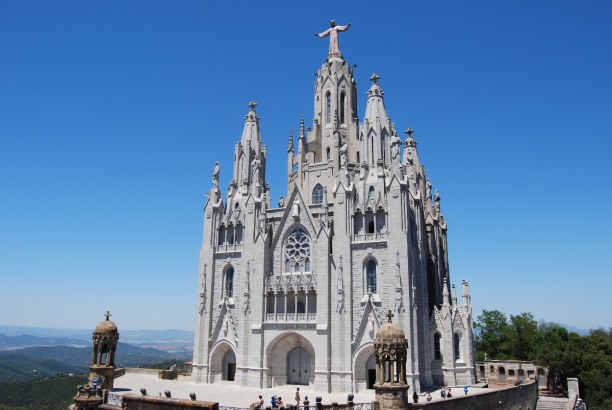 Kurzurlaub Barcelona & Umgebung, Spanien, Die Sagrat Cor auf dem Tibidabo ist der Pariser Kirche Sacre Coeur nac