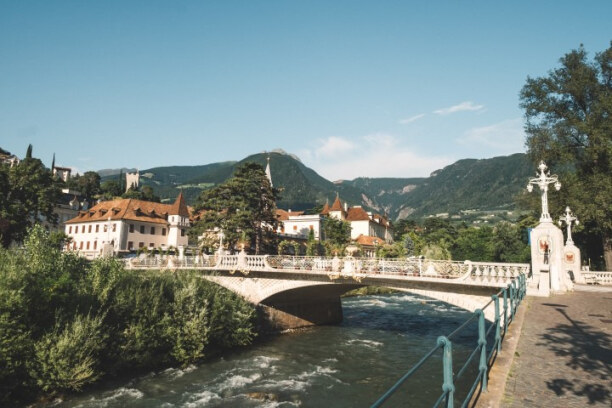 Kurztrip Meran (Stadt), Trentino-Südtirol, Italien, Eine der wunderschönen Brücken von Meran