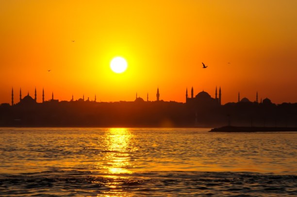 Kurzurlaub Istanbul (Provinz), Türkei, Istanbul hat eine sehr besondere Lage, da es zwischen zwei Kontinenten