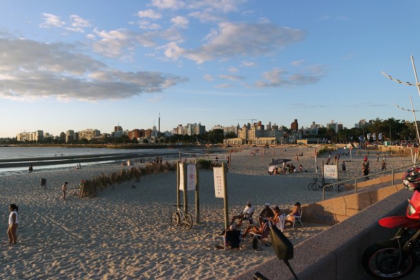 Langzeiturlaub Montevideo (Stadt), Uruguay, Uruguay, Die Rambla ist die Strandpromenade von Montevideo. Sie führt entlang 
