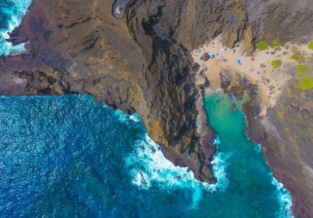 Eine Woche Hawaii, USA, Das Halona Blowhole im Koko Head Regional Park ist ein beliebtes Ausfl