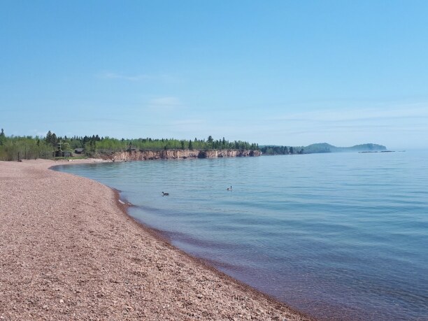 Zwei Wochen Minnesota, USA, Entdeckt diesen rosafarbenen Strand, den Iona's Beach am Lake Superior