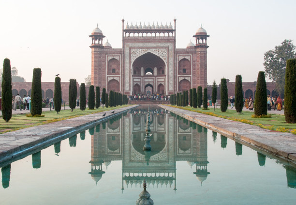 Kurzurlaub Agra (Stadt), Uttar Pradesh, Indien, Auch das südliche Eingangstor ist beeindruckend. Von hier gelangst Du