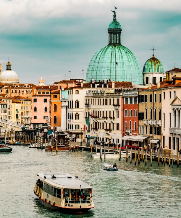 Kurztrip Venedig (Stadt), Venetien, Italien, In Venedig bewegt man sich mit dem Boot fort! Entweder per privatem Wa