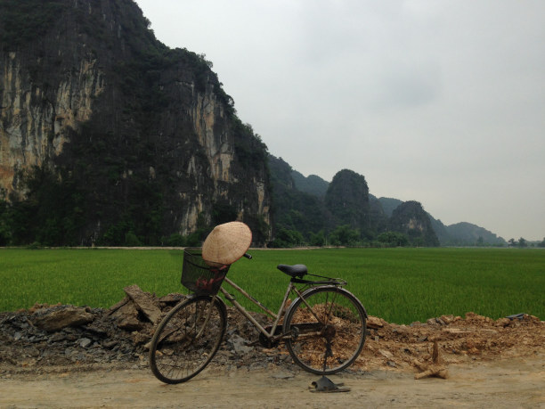2 Wochen Vietnam, Vietnam, In der Provinz Ninh Binh kann man die "trockene Ha Long Bay" besuchen,